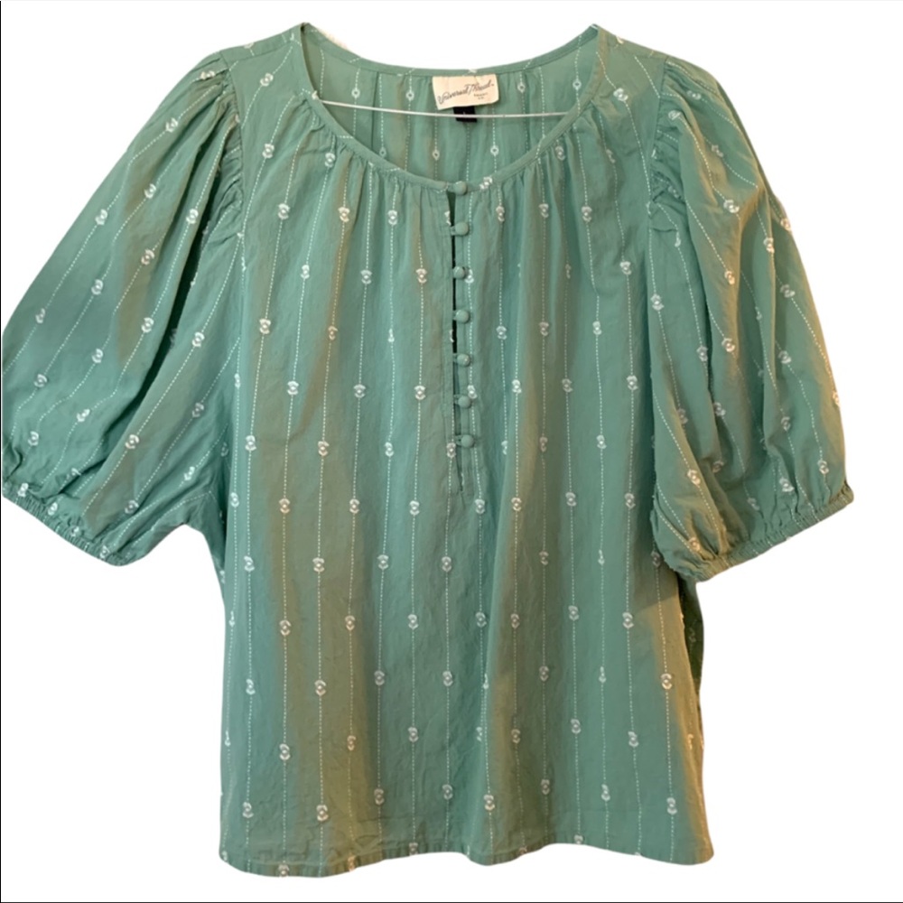 NWT Universal Thread puff sleeve blouse